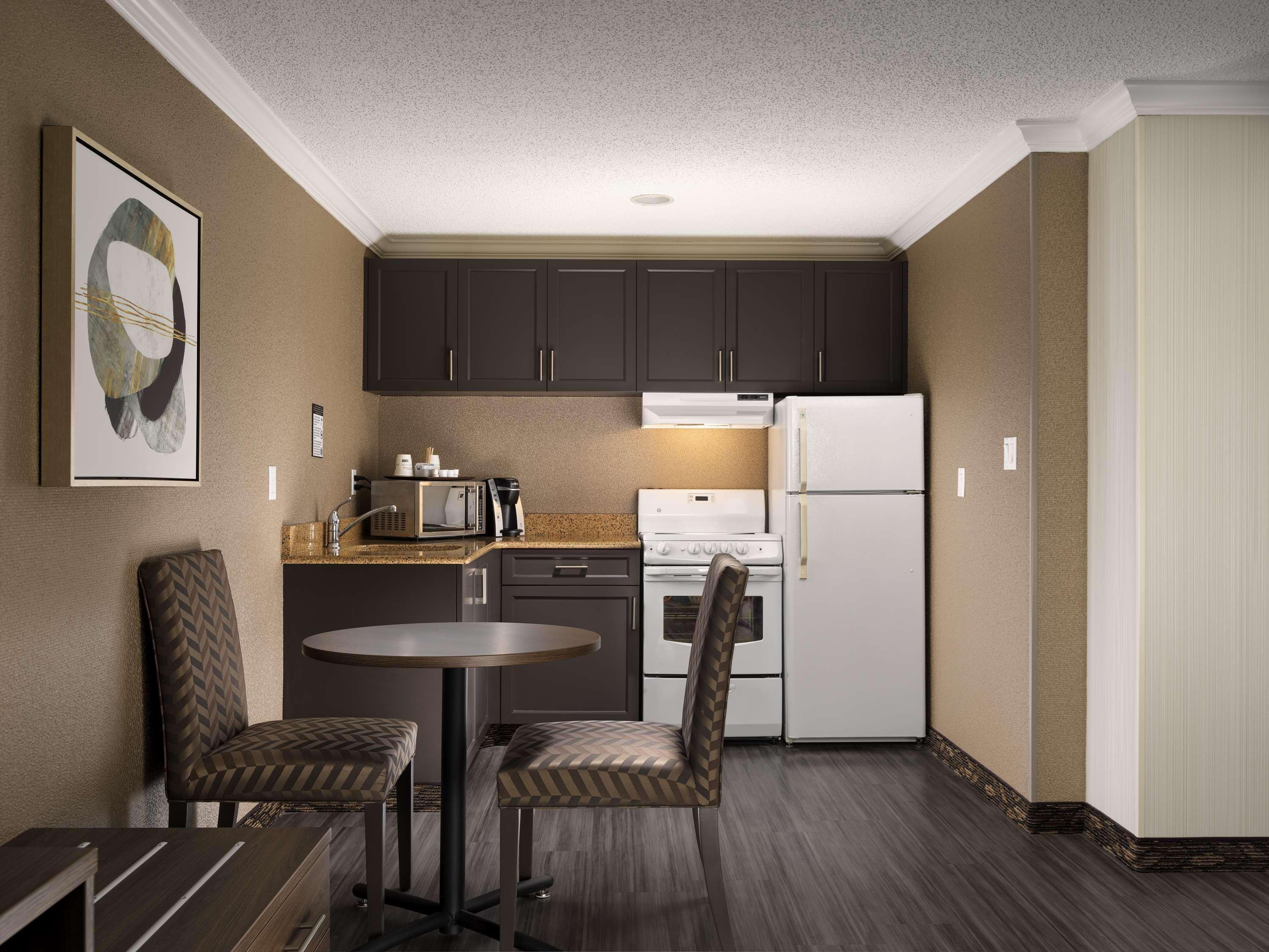 Western Carlton Plaza Hotel 3*