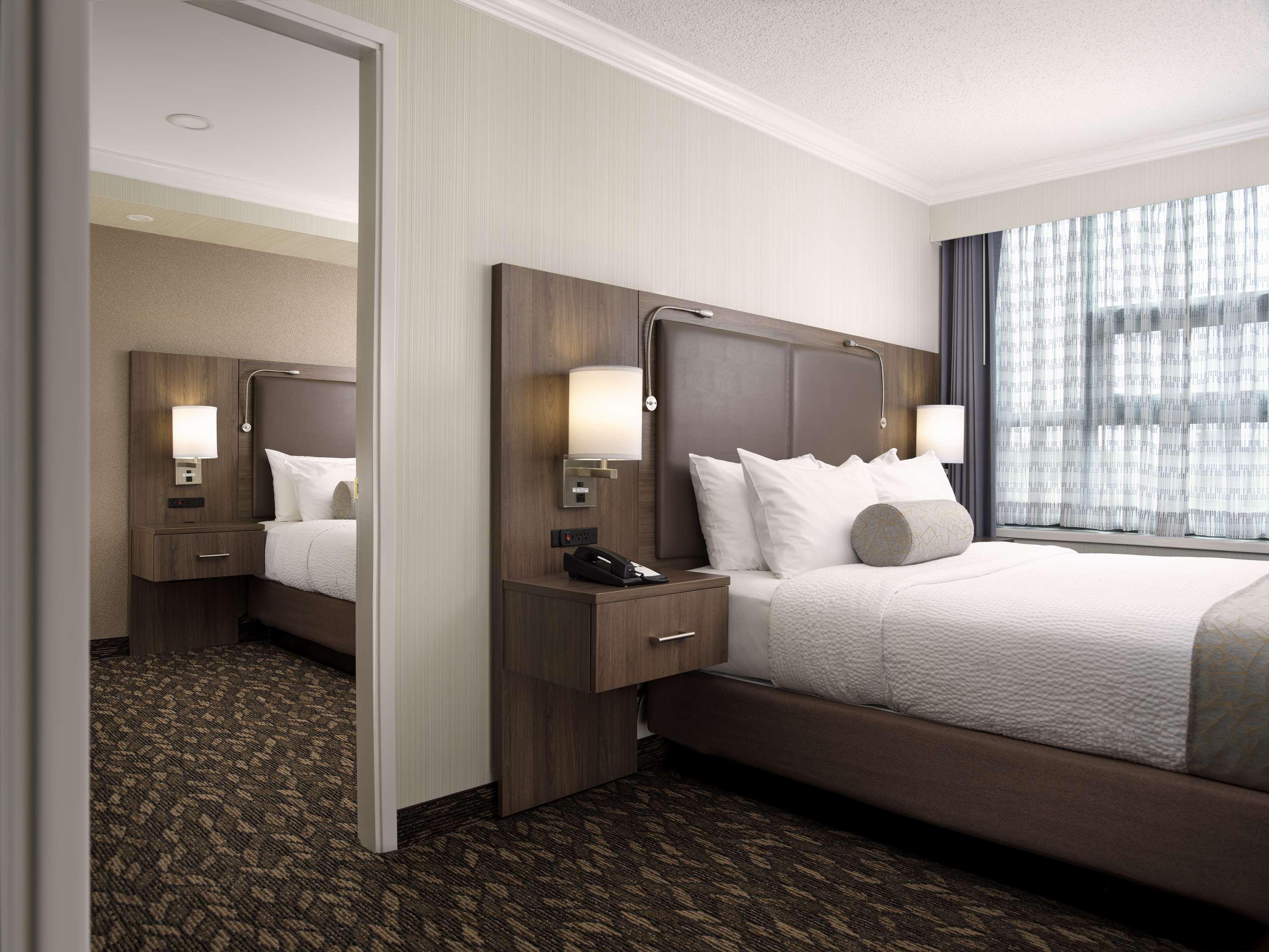 Western Carlton Plaza 3*