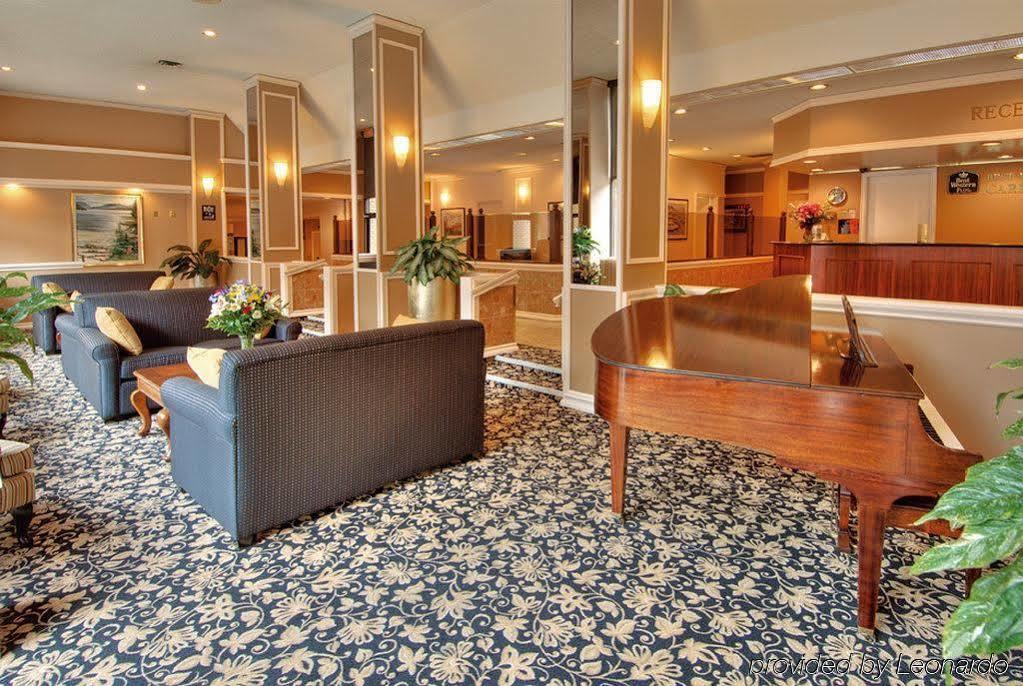 Western Carlton Plaza Hotel