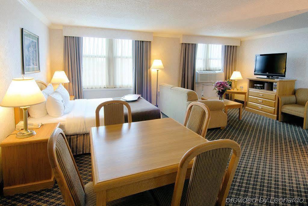 Western Carlton Plaza Hotel 3*