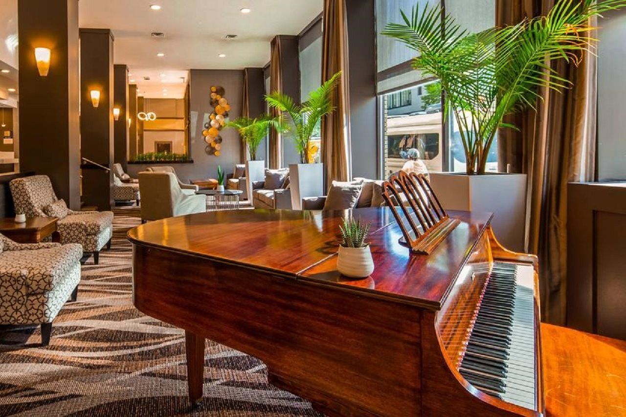 Hotel Western Carlton Plaza