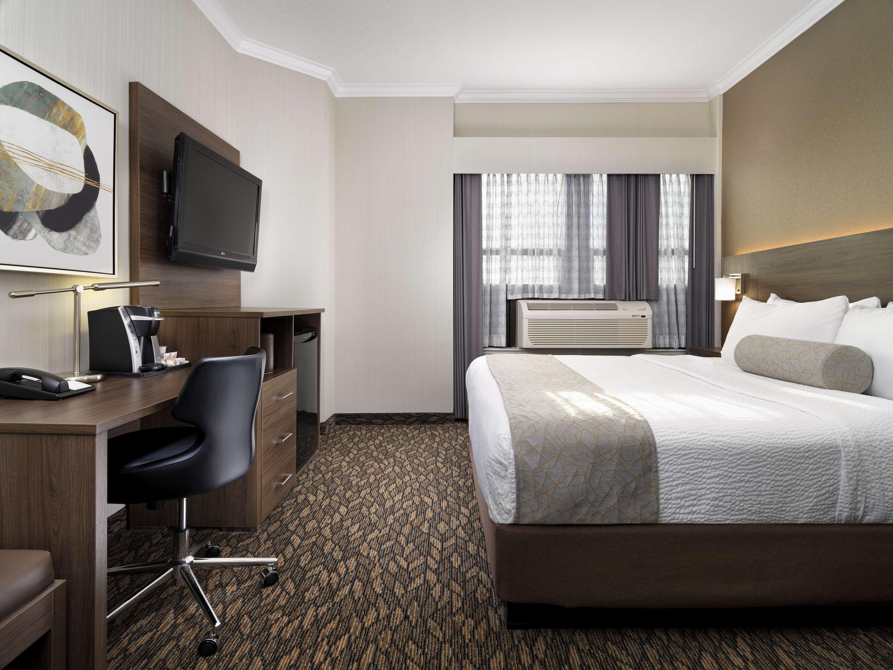 Hotel Western Carlton Plaza 3*