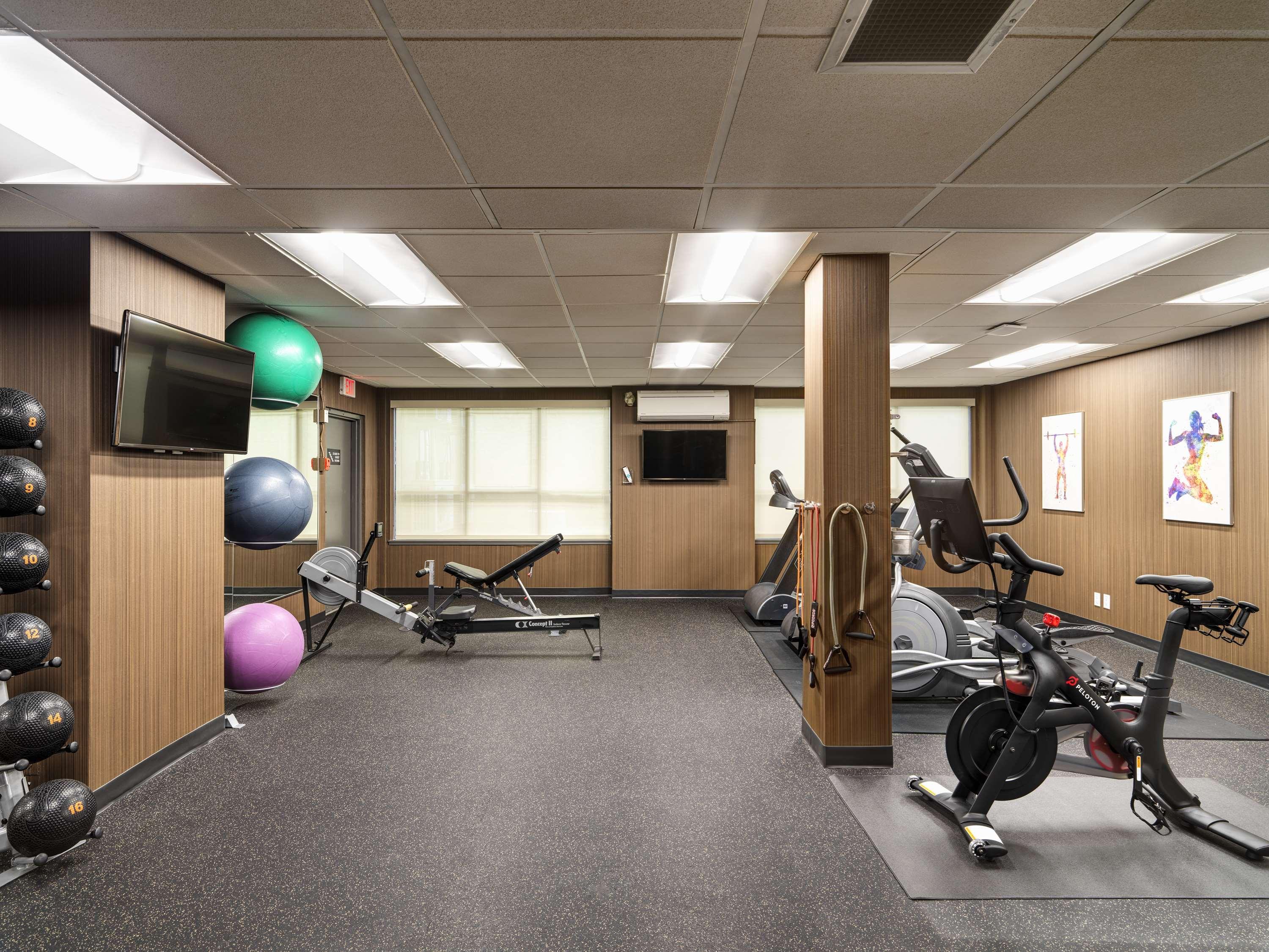 Hotel Western Carlton Plaza 3*