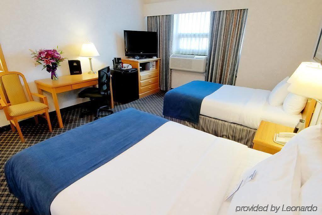 Western Carlton Plaza Hotel