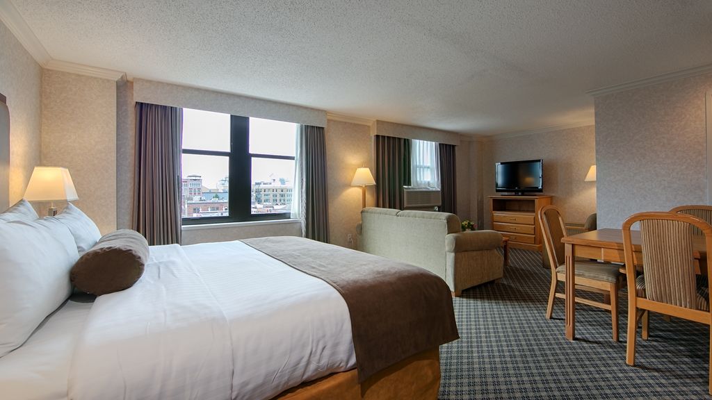 Western Carlton Plaza Hotel 3*